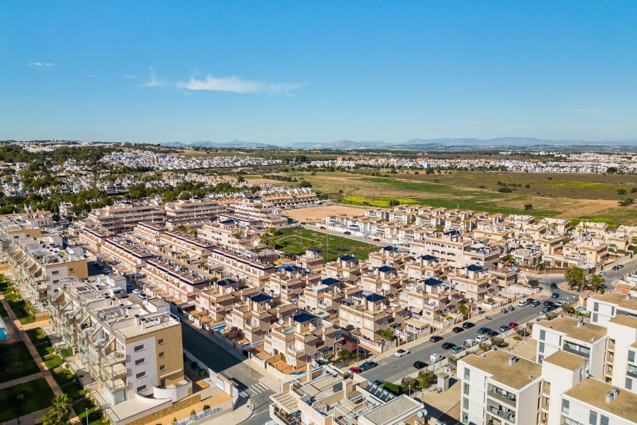 Bungalow La Zenia Cerca De La Playa Orihuela Dış mekan fotoğraf