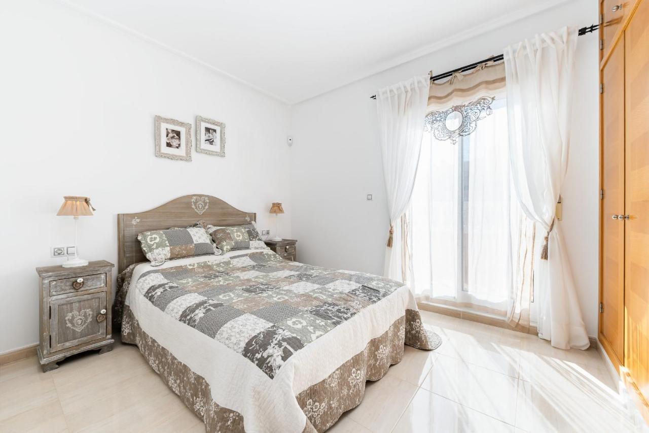 Bungalow La Zenia Cerca De La Playa Orihuela Dış mekan fotoğraf