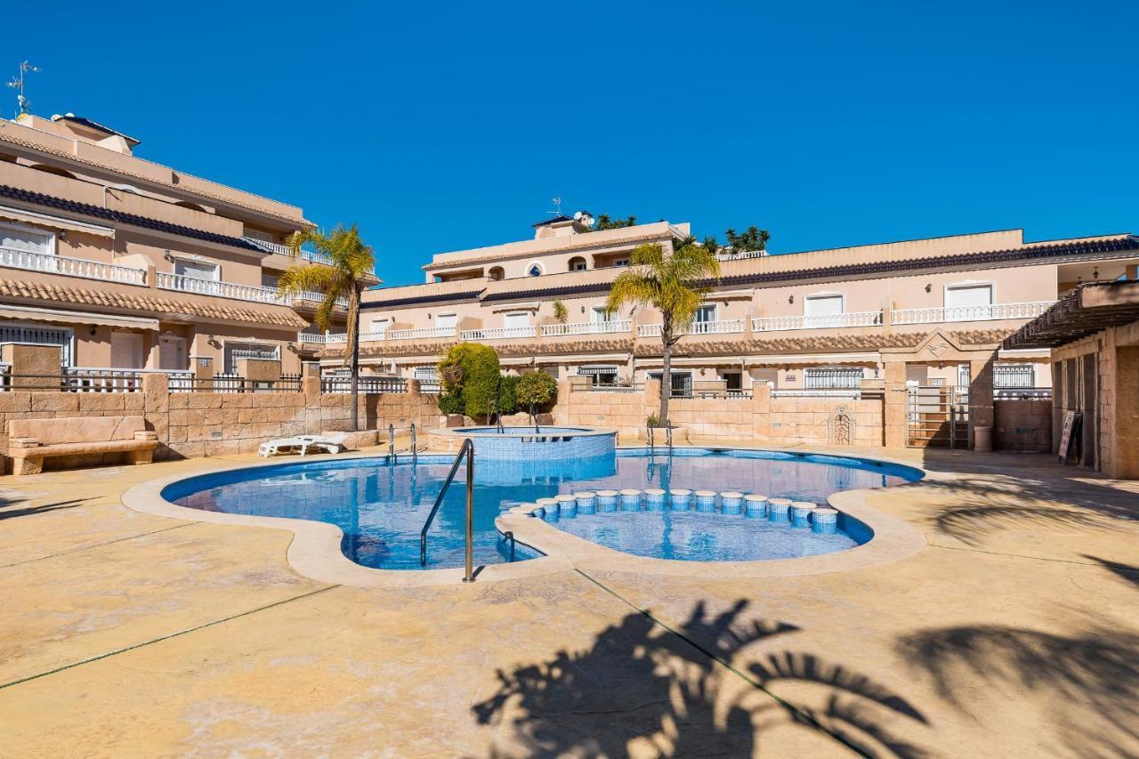 Bungalow La Zenia Cerca De La Playa Orihuela Dış mekan fotoğraf