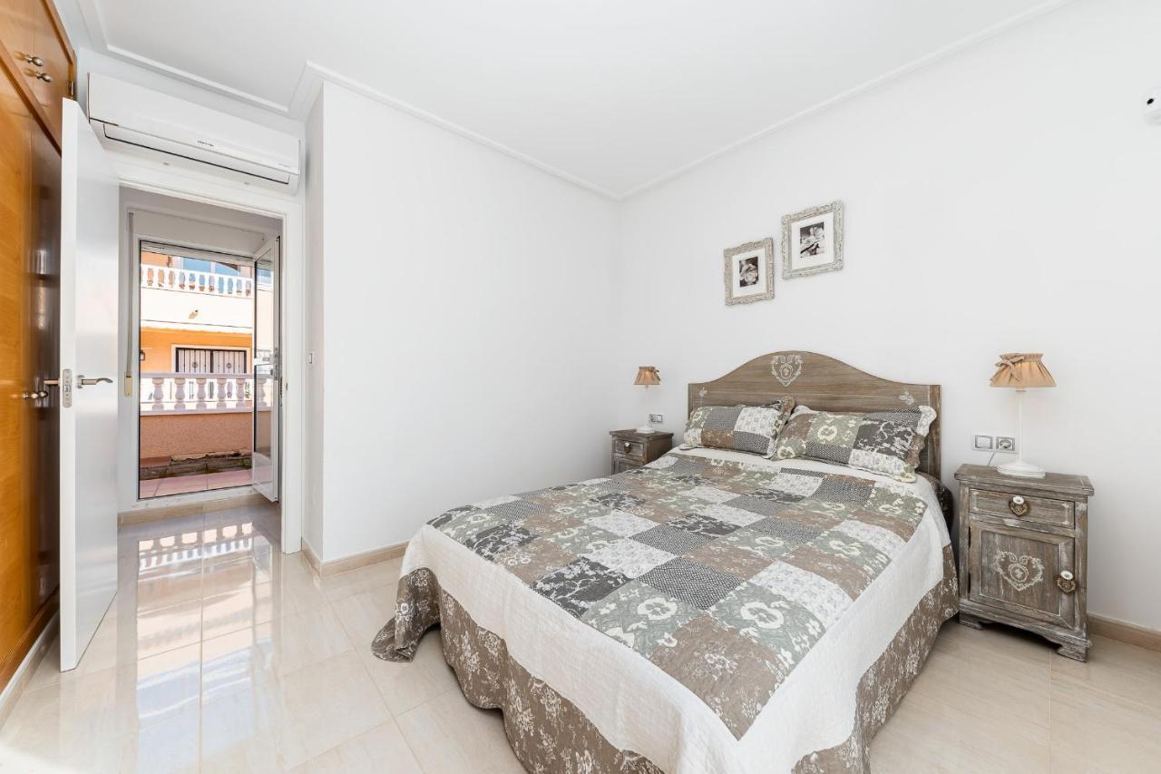 Bungalow La Zenia Cerca De La Playa Orihuela Dış mekan fotoğraf